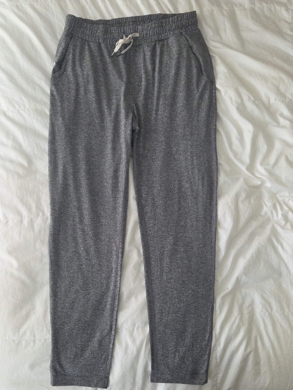 Vuori Men's Heather Gray Joggers